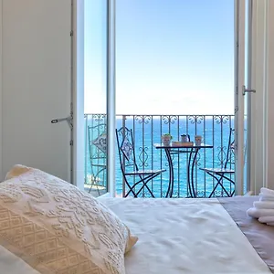 Terrazza & Romantica Sospese Sul Mare Del Borgo Antico --- Terrace & Romantic Over The Sea Of The Ancient Village Appartement